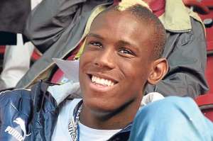 Hermano de Balotelli refuerza a Padania 