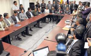 Los alcaldes de la AME se reunieron el jueves pasado en Quito, donde tambi&eacute;n rechazaron la reuni&oacute;n de Guaranda. Foto: &Aacute;lvaro P&eacute;rez.