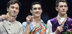 Fern&aacute;ndez (c), vigente campe&oacute;n mundial y cuarto en los Juegos Ol&iacute;mpicos de Sochi 2014, termin&oacute; con un total de 302,77 puntos.