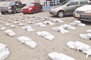 Un total de 153 kilos 290 gramos de coca&iacute;na fueron decomisados en la &uacute;ltima etapa de la operaci&oacute;n. Se hall&oacute; un laboratorio de procesamiento de drogas.  Foto: Cortes&iacute;a de la Polic&iacute;a Nacional.