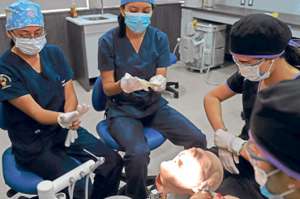 Al menos ocho &aacute;reas ser&aacute;n parte de la evaluaci&oacute;n que se har&aacute; a los estudiantes de &uacute;ltimo a&ntilde;o y reci&eacute;n graduados de la carrera de Odontolog&iacute;a Foto: &Aacute;lvaro P&eacute;rez / El Tel&eacute;grafo