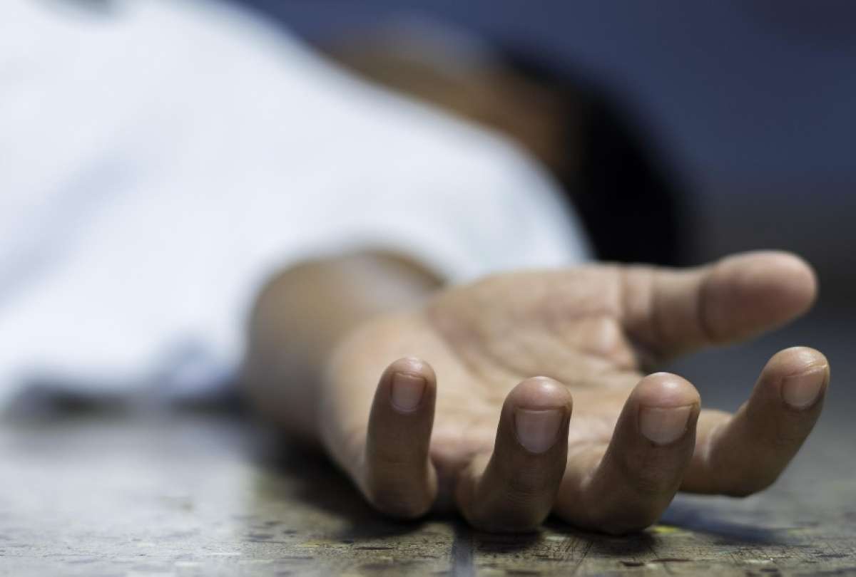 En los exteriores de un centro de salud de Quito se registr&oacute; el fallecimiento de un joven. 