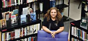 La Casa Morada renov&oacute; el fondo de intercambio de libros para su feria