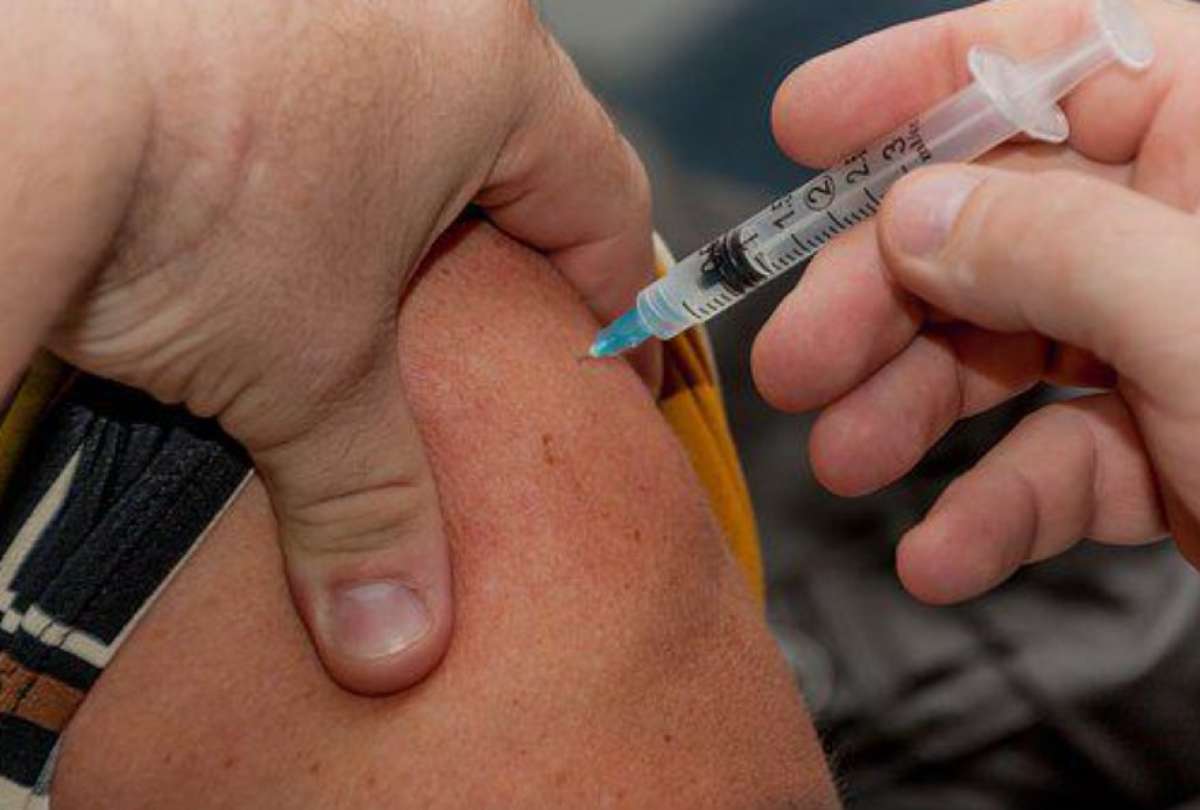 Se reducen los tiempos para refuerzos de vacuna contra covid-19