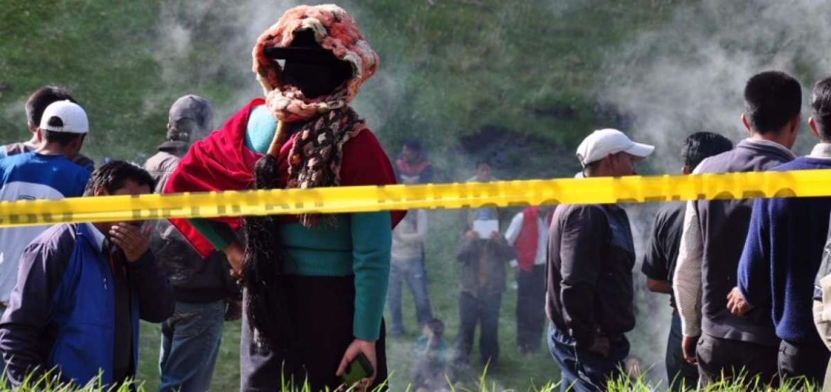 Comunidad Miraflores se mantiene con vigilancia policial por gases subterr&aacute;neos