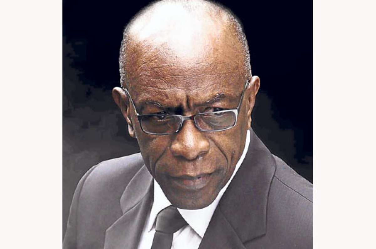 El Centro de Excelencia, emblema de  los manejos misteriosos de Jack Warner