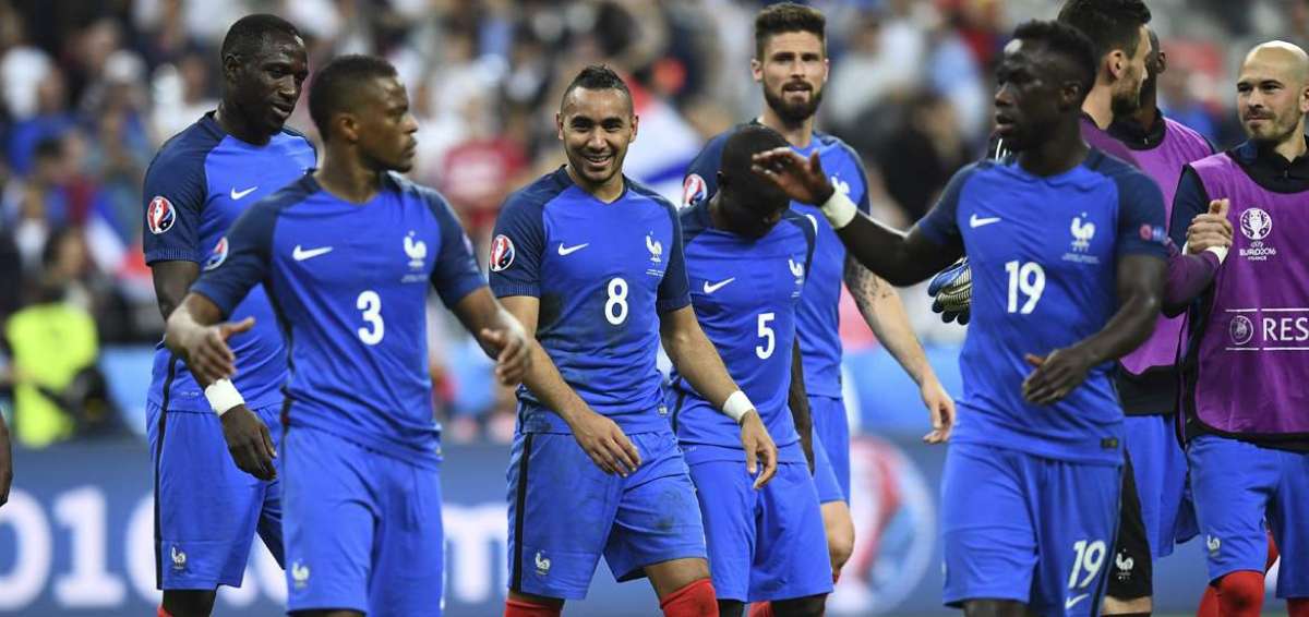 Payet salva el debut