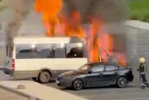 El bombero logr&oacute; alejar el autom&oacute;vil segundos antes de que fuera alcanzado por el fuego.
