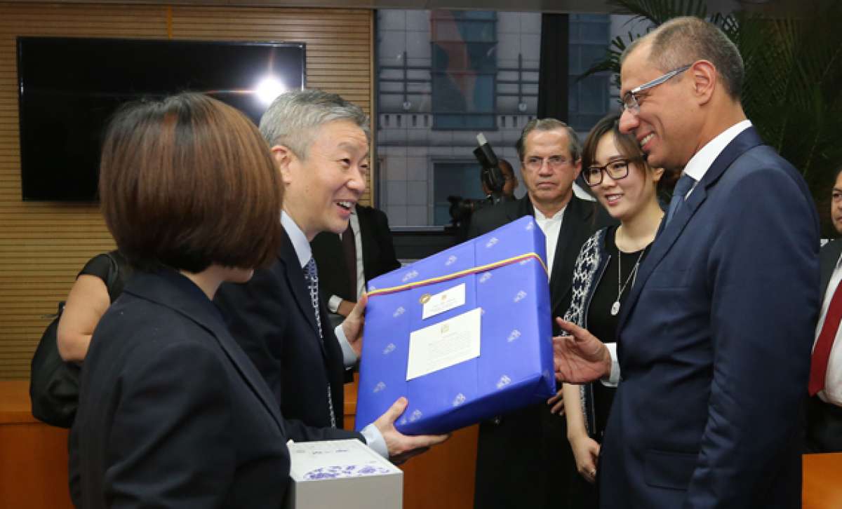 El vicepresidente Jorge Glas se reuni&oacute; el lunes con el presidente de Sinohydro, que construye Coca Codo Sinclair. Foto: cortes&iacute;a / Vicepresidencia de la Rep&uacute;blica