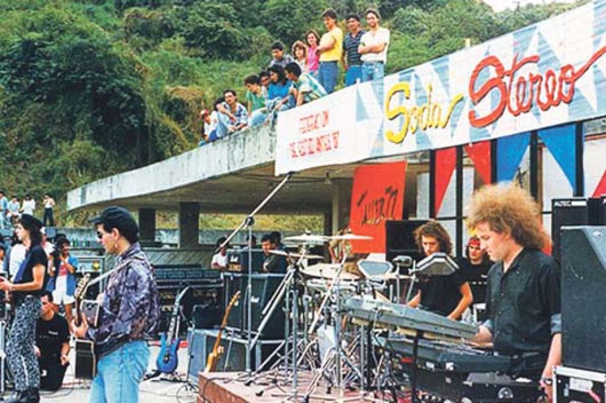 La banda con &lsquo;Zeta&rsquo; Bosio, Charly Alberti y Daniel Sais. Este &uacute;ltimo reside en el pa&iacute;s desde hace m&aacute;s de una d&eacute;cada.