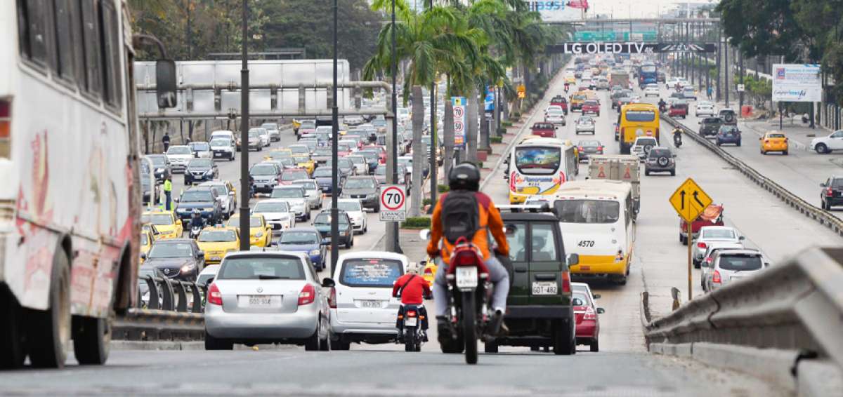 En la mayor&iacute;a de casos no es falta de calzada la causa de la congesti&oacute;n sino el desorden e irrespeto de las normas. La av. Pedro Men&eacute;ndez es una de las m&aacute;s peligrosas.