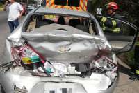 Un automóvil resultó afectado por una colisión múltiple en la avenida Simón Bolívar.