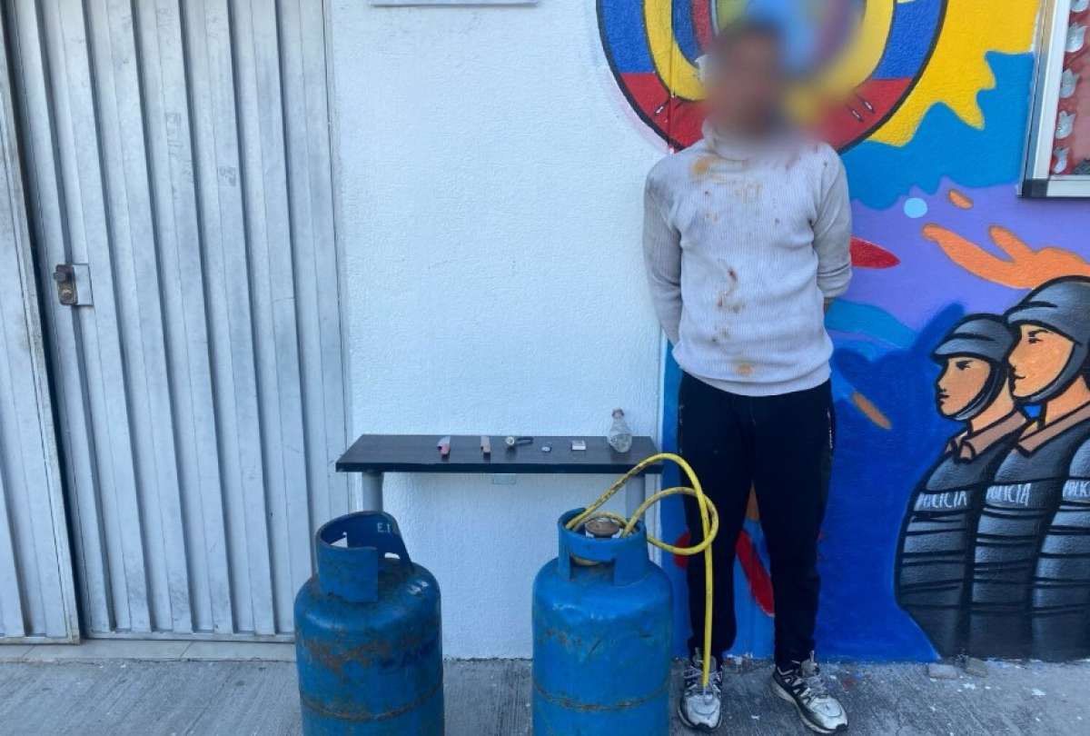 Calderón: presunto agresor intentó prender fuego a su casa; fue detenido en flagrancia