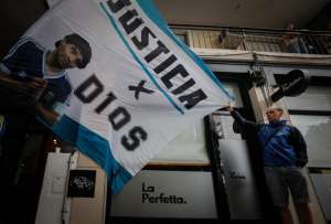 Procesan a dos hermanas de Maradona por administración fraudulenta de su marca comercial.