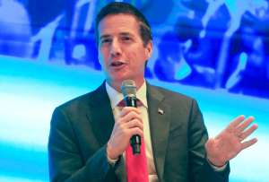 EE. UU. no tolerará a “un narcoterrorista” en el poder, afirma senador Bernie Moreno sobre Maduro