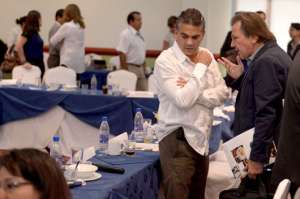Varias autoridades del Gobierno se reunieron con el sector pesquero ecuatoriano el martes en Manta, provincia de Manab&iacute;. Foto: Karly Torres 