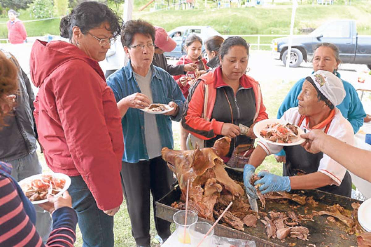 Un aproximado de mil personas se dieron cita el domingo en el complejo tur&iacute;stico La Moya, donde Sonia Llerena fue electa como representante provincial. Fotos: Jos&eacute; Mor&aacute;n / El Tel&eacute;grafo