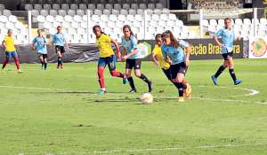 La selecci&oacute;n ecuatoriana de f&uacute;tbol femenino, categor&iacute;a sub-20, inici&oacute; ayer su participaci&oacute;n en el Torneo Sudamericano que se desarrolla en Santos, Brasil. Foto: Cortes&iacute;a