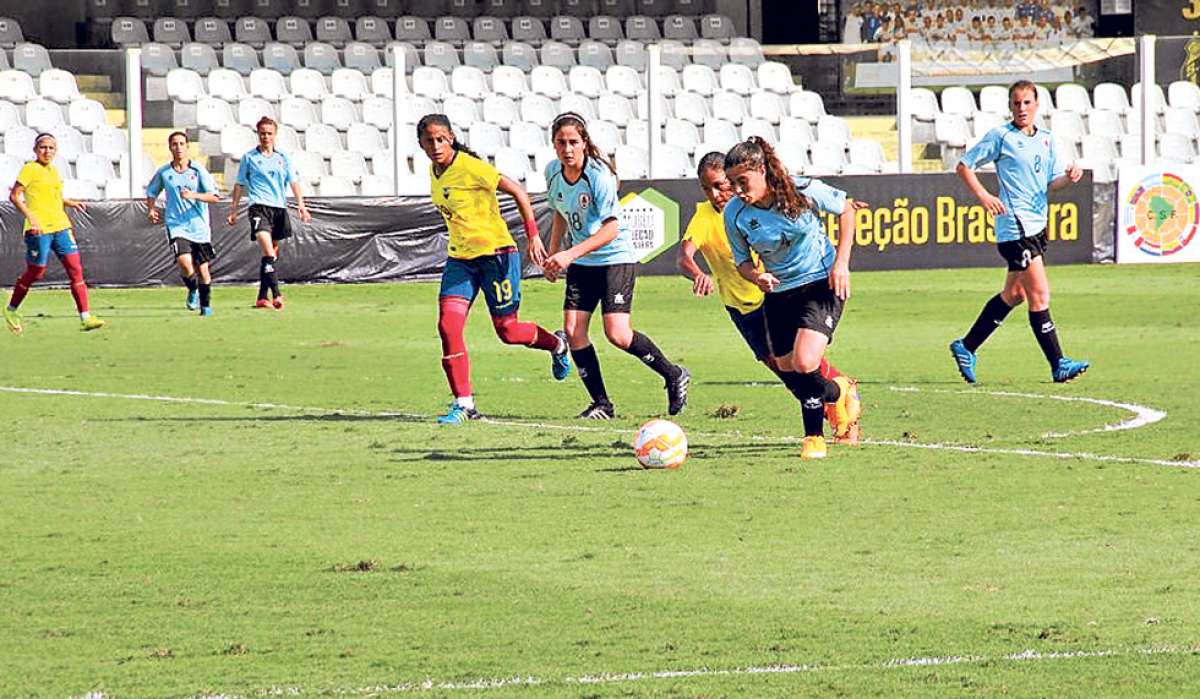 La selecci&oacute;n ecuatoriana de f&uacute;tbol femenino, categor&iacute;a sub-20, inici&oacute; ayer su participaci&oacute;n en el Torneo Sudamericano que se desarrolla en Santos, Brasil. Foto: Cortes&iacute;a