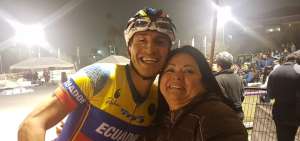 El patinador ecuatoriano Jorge &ldquo;Jota&rdquo; Bola&ntilde;os celebra luego de obtener dos medallas en el Panamericano desarrollado en M&eacute;xico.