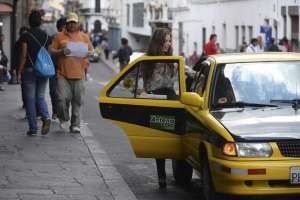 Los estudios sobre el costo en las tarifas de los taxis estuvo a cargo de la Universidad Cat&oacute;lica de Quito. Foto: Santiago Aguirre / EL TEL&Eacute;GRAFO