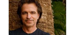 Yanni dar&aacute; concierto en la Gran pir&aacute;mide de Egipto