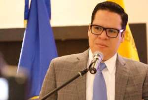 Seg&uacute;n Neira, el contrato observado asciende a los USD 17 millones.