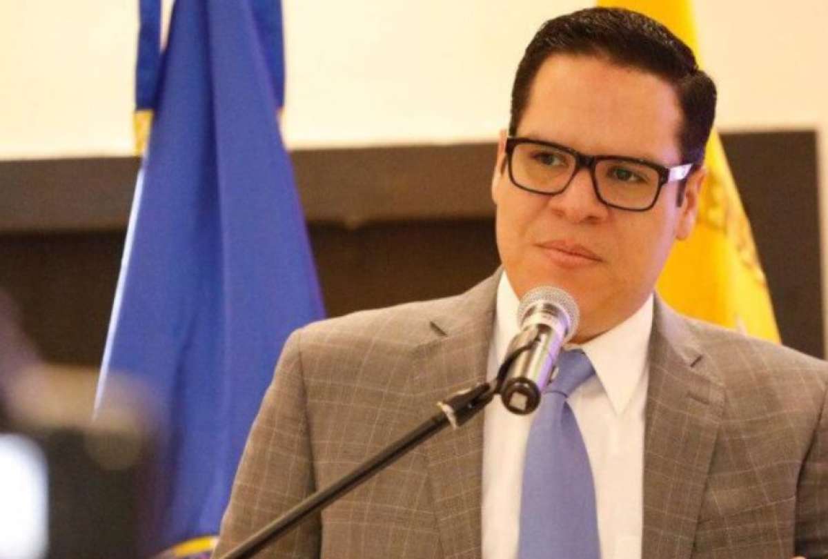 Seg&uacute;n Neira, el contrato observado asciende a los USD 17 millones.