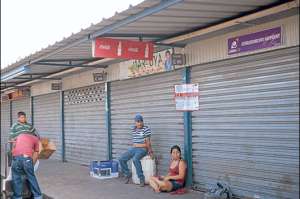 Comerciantes presentar&aacute;n acci&oacute;n por cierre de locales