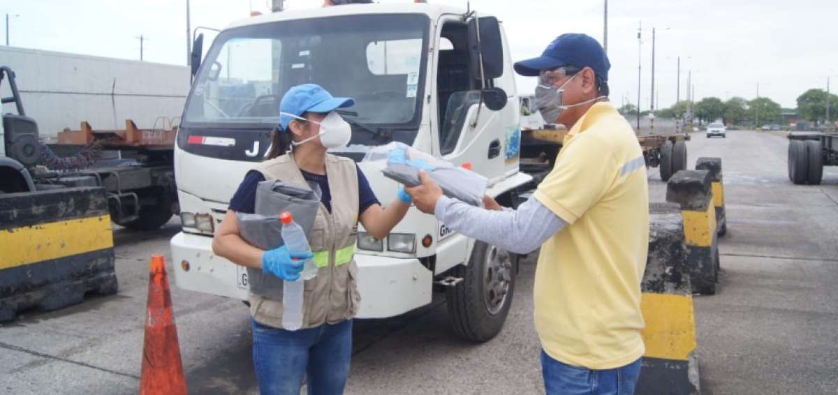 Conductores de transporte log&iacute;stico recibieron kits de bioseguridad