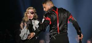 La reina del pop, Madonna, y el reguetonero colombiano, Maluma, interpretaron el tema seductor &ldquo;Medell&iacute;n&rdquo;.