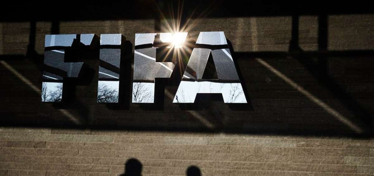 La FIFA entrega a la justicia suiza el resultado de su investigaci&oacute;n interna