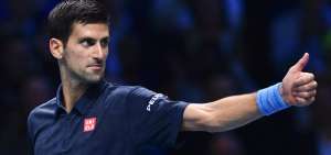 Djokovic avanza invicto a semifinales del M&aacute;sters
