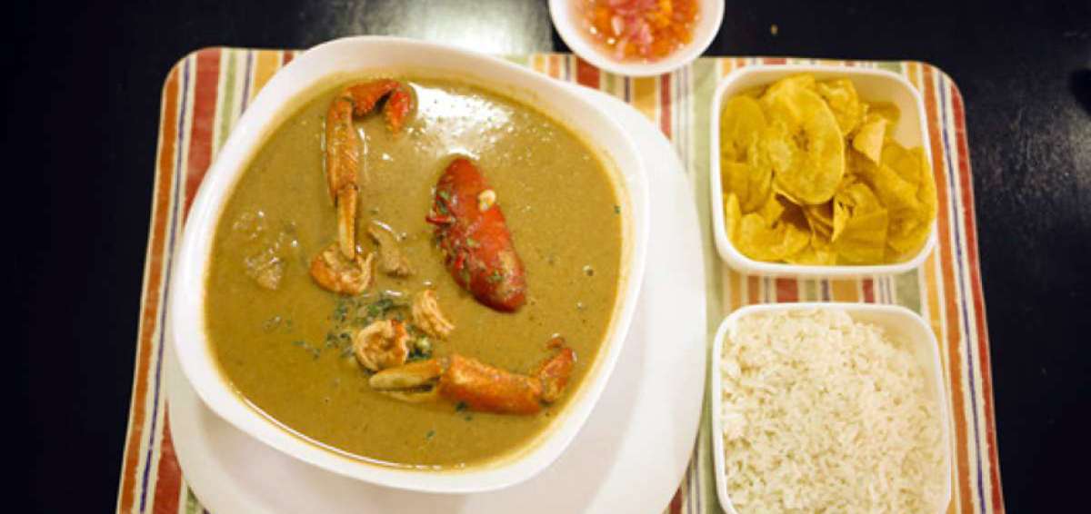 El viche es uno de los platos m&aacute;s tradicionales de la gastronom&iacute;a manabita.