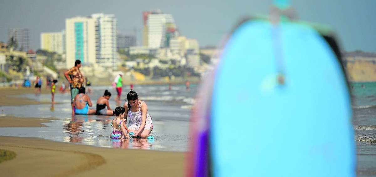 El Murci&eacute;lago es el punto m&aacute;s visitado de Manta. En el sitio se realizan diversas actividades para los turistas.