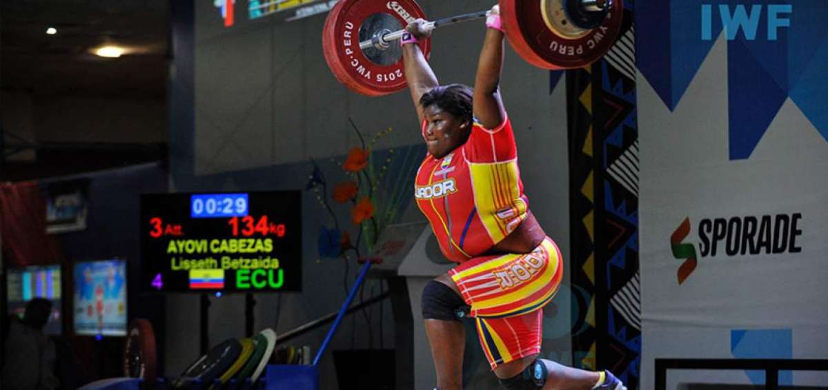Liseth Ayov&iacute; hizo su mejor registro en Kazan-Rusia en 2014., levantando 105 kilos en envi&oacute;n, 130 en arranque.