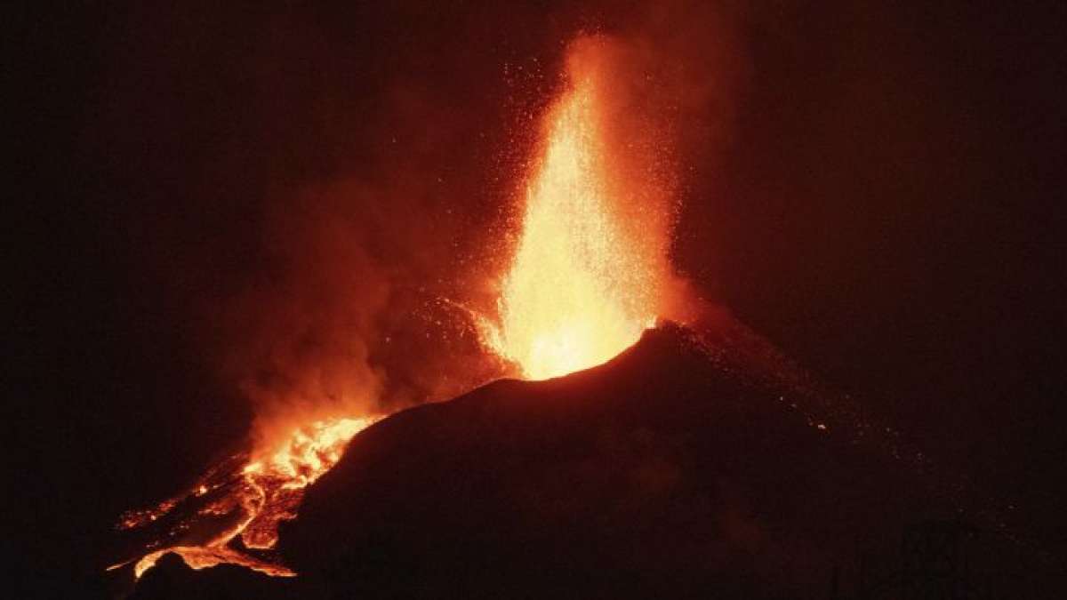 Alerta por erupci&oacute;n explosiva del volc&aacute;n Aso en Jap&oacute;n