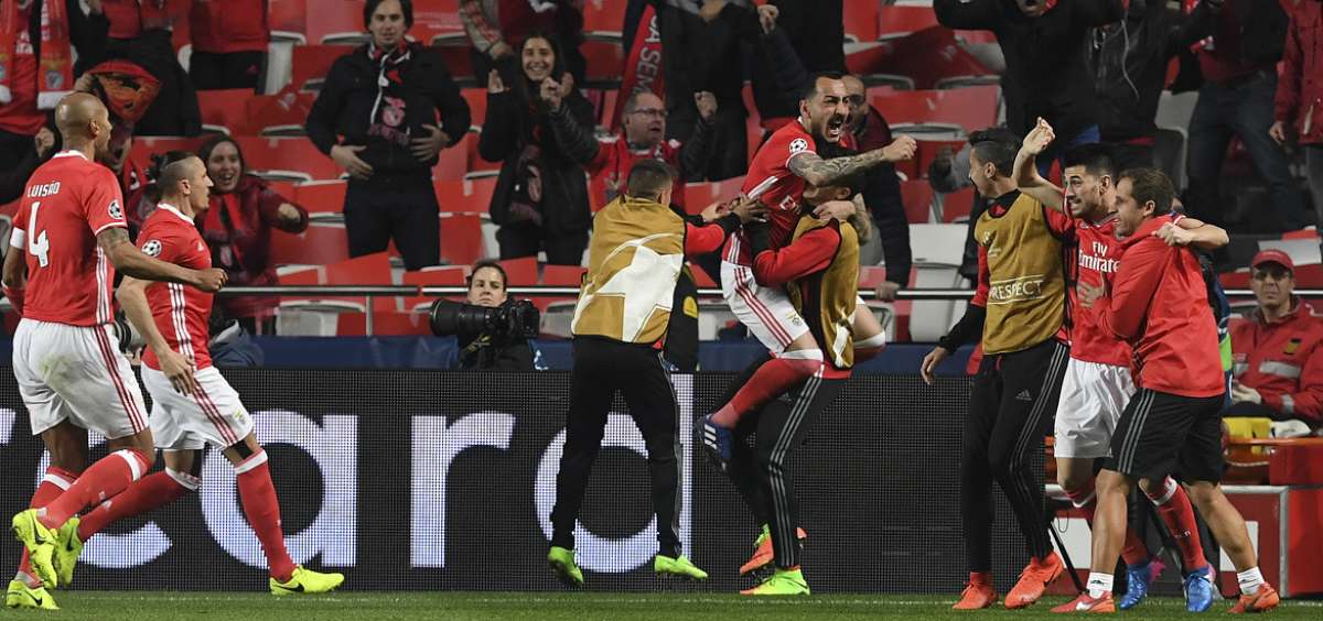 Benfica derrota 1-0 al Dortmund en la ida de octavos de final de la Champions
