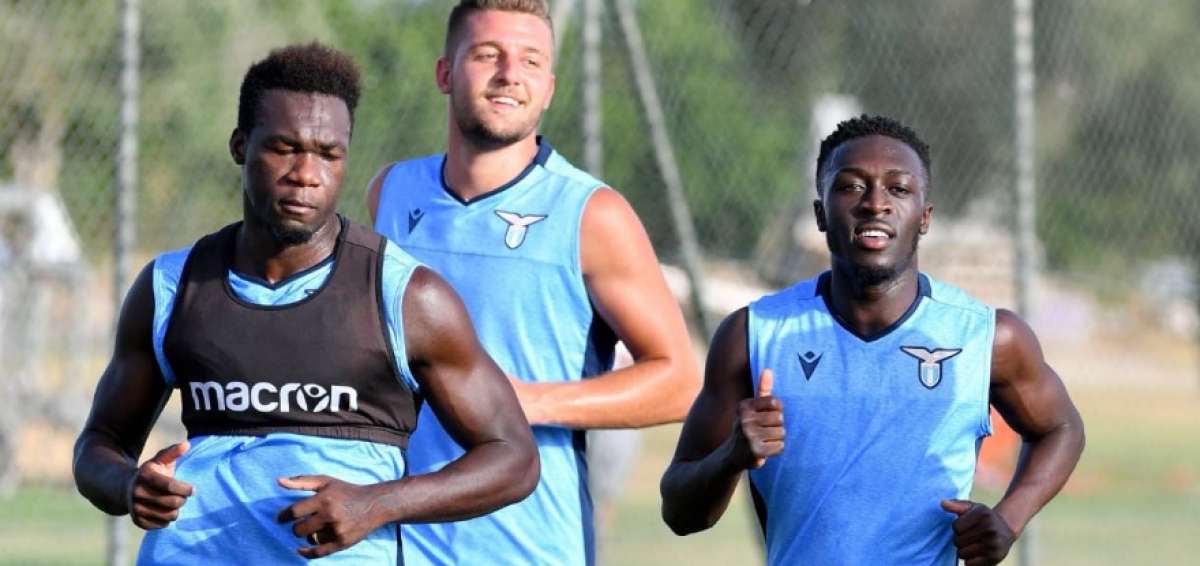 Felipao Caicedo marca dos goles en amistoso