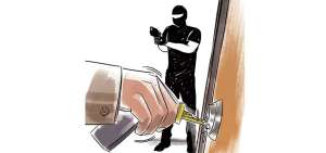 Delincuentes tapan las cerraduras para robar a quienes llegan a casa