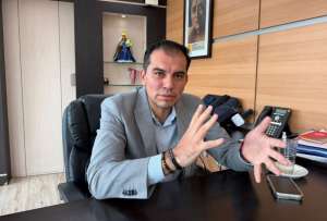 Harold Burbano, ministro de Trabajo, habl&oacute; sobre la jornada eficiente. 