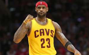 LeBron James extiende su contrato por 2 a&ntilde;os con los Cavs