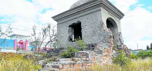 El inmueble fue una estructura de cal y canto rodado en la que se ubic&oacute; la parte de la antigua f&aacute;brica textil San Gabriel, espec&iacute;ficamente la casa de m&aacute;quinas. Foto: Silvia Osorio / El Tel&eacute;grafo