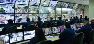 En la Corporaci&oacute;n de Seguridad Ciudadana 25 personas controlan las c&aacute;maras y 20 reciben las llamadas de alerta. 