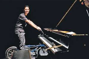 Manolo Larrea dice no temerle al sonido en sus diversas variantes, debido a que juega con el ruido.