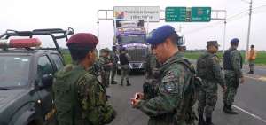 Los militares resguardan las v&iacute;as para prevenir nuevos bloqueos