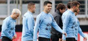 El delantero del Barcelona espa&ntilde;ol, Luis Su&aacute;rez, en una pr&aacute;ctica de la selecci&oacute;n uruguaya previo a su &uacute;ltimo compromiso de la fase de grupos.