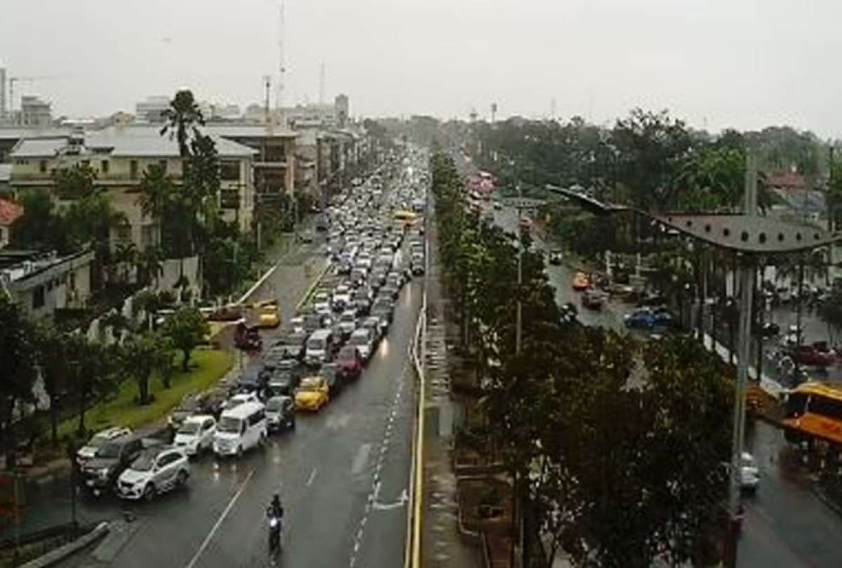 Desde Guayaquil también se reportó congestión por intervención en el puente Unidad Nacional.