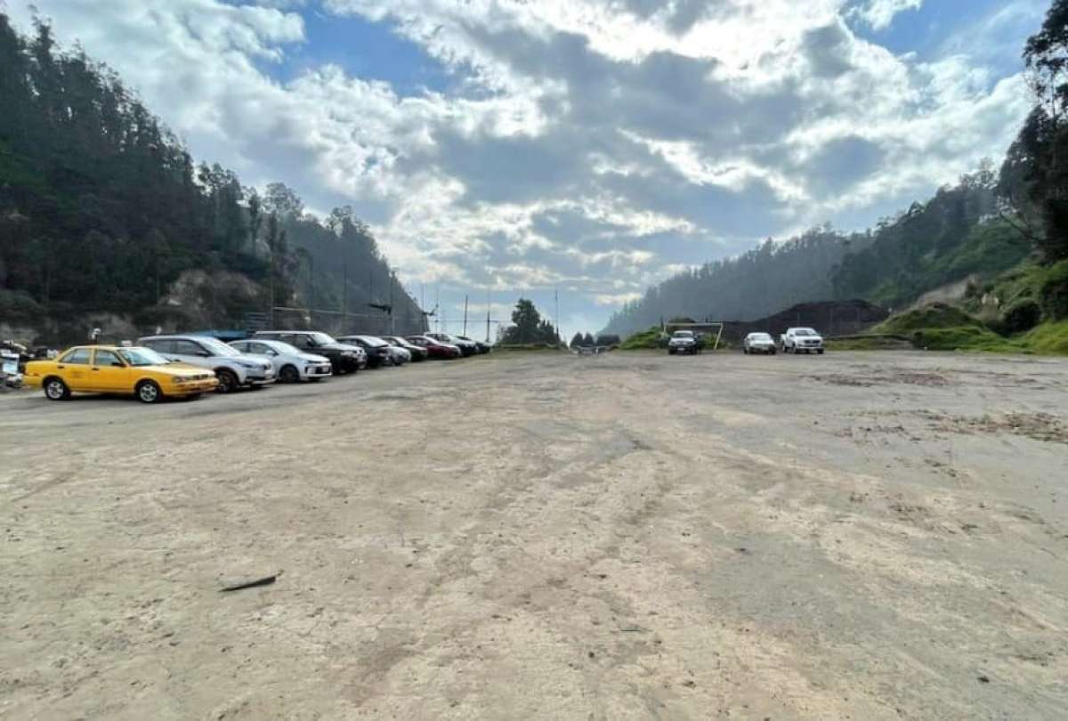 El parqueadero provisional se encuentra a unos 200 metros de distancia del estacionamiento principal en Zámbiza.