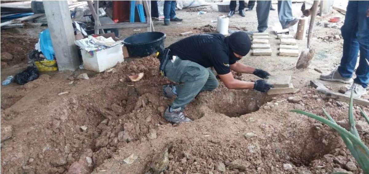 Antinarc&oacute;ticos encuentra bloques de droga enterrados en una vivienda en Machala